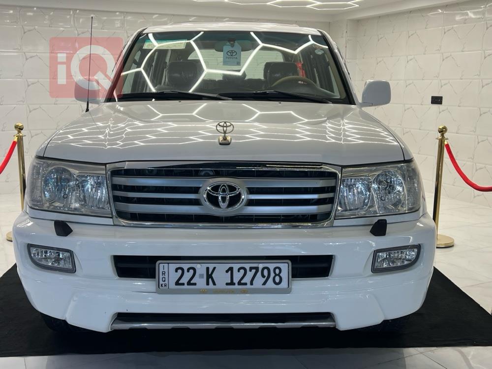 تۆیۆتا لاند کروزەر